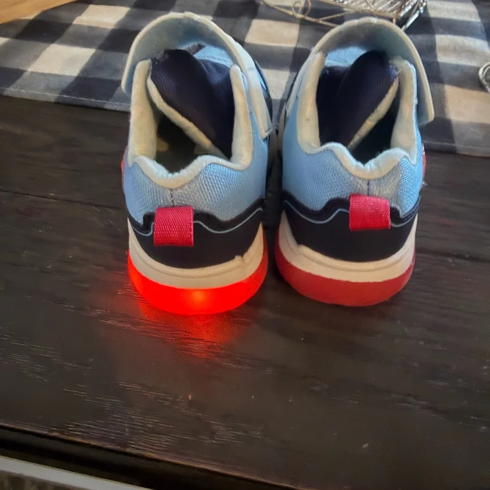 Toddler Bluey light up shoes size 8